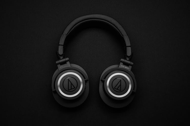 Best Noise-Cancelling Headphones